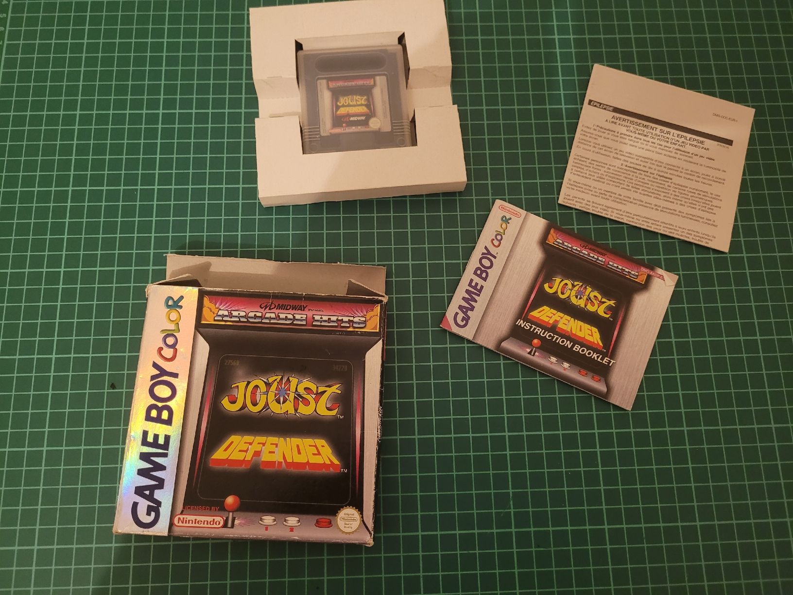 Nintendo Spiele: Joust/Defender - Game Boy Color - Arcade Hits - boxed!  – Gebraucht aus Meyrin von Retro-GZ