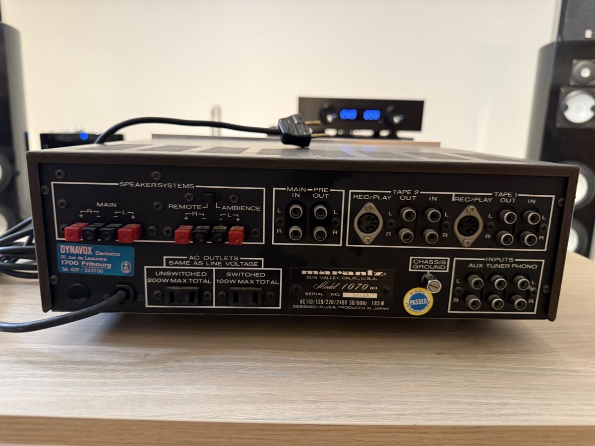 Marantz Amplificateurs: Marantz Model 1070 Stereo Amplifier – D'occasion à Veyrier par mus_d768 3