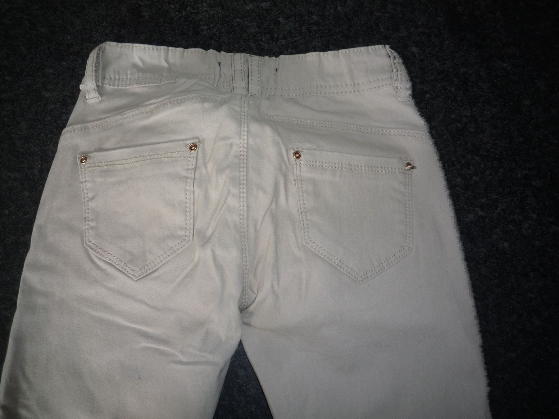 Pantaloni: BEIGE HOSE – Usato da Andwil SG venduto da schmei 2