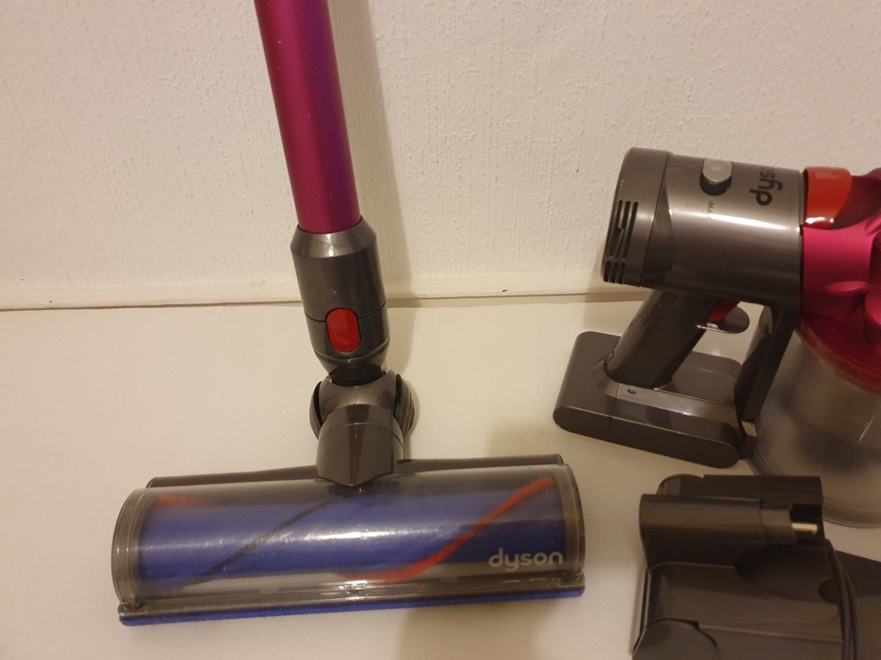 Dyson Aspirapolveri & Accessori: Dyson V7 d'occasion – Usato da Lausanne venduto da Af2016 2
