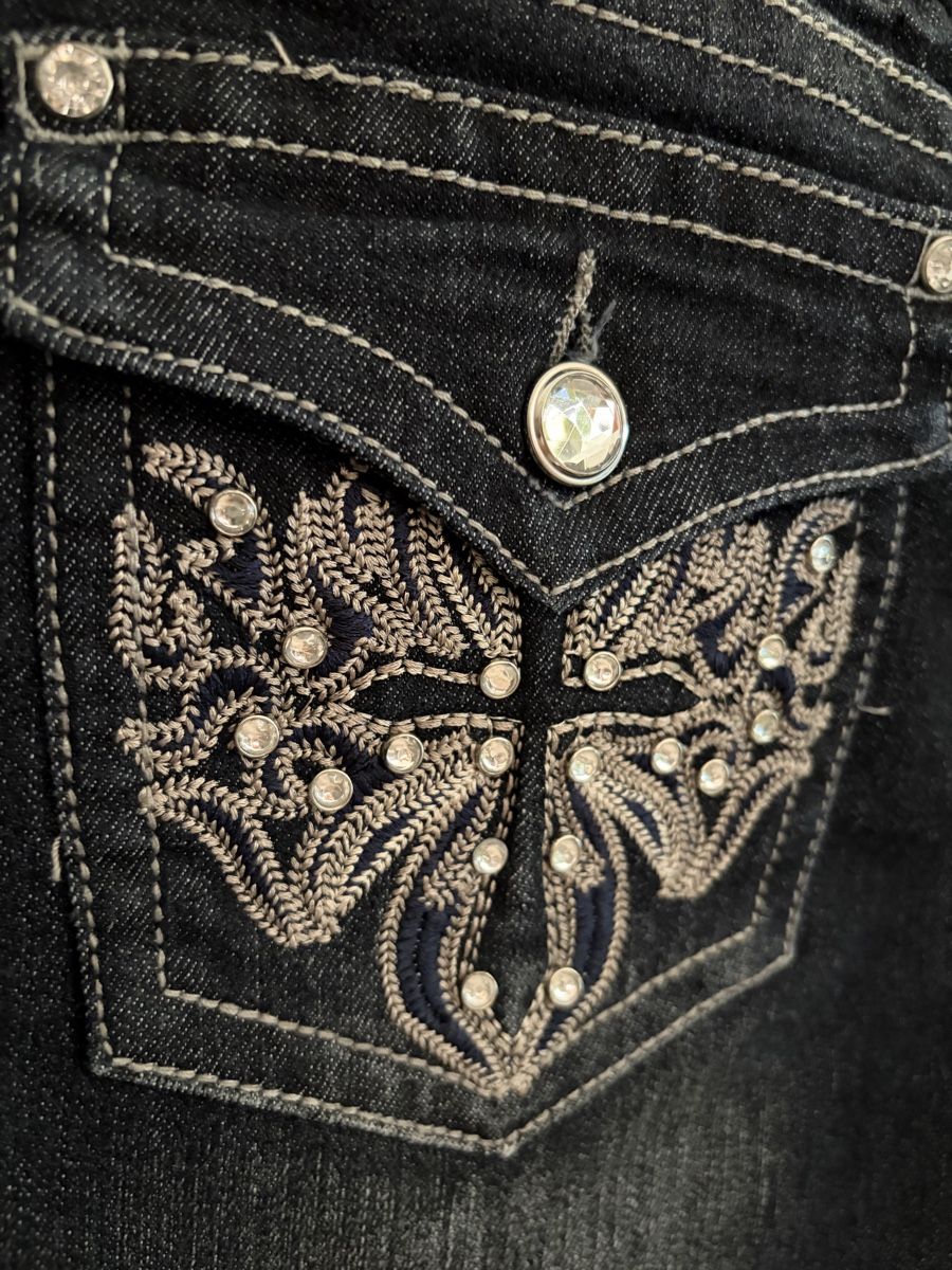 Jeans: Capri Jeans mit Strass-Details – Usato da Fribourg venduto da ann_f6js 3