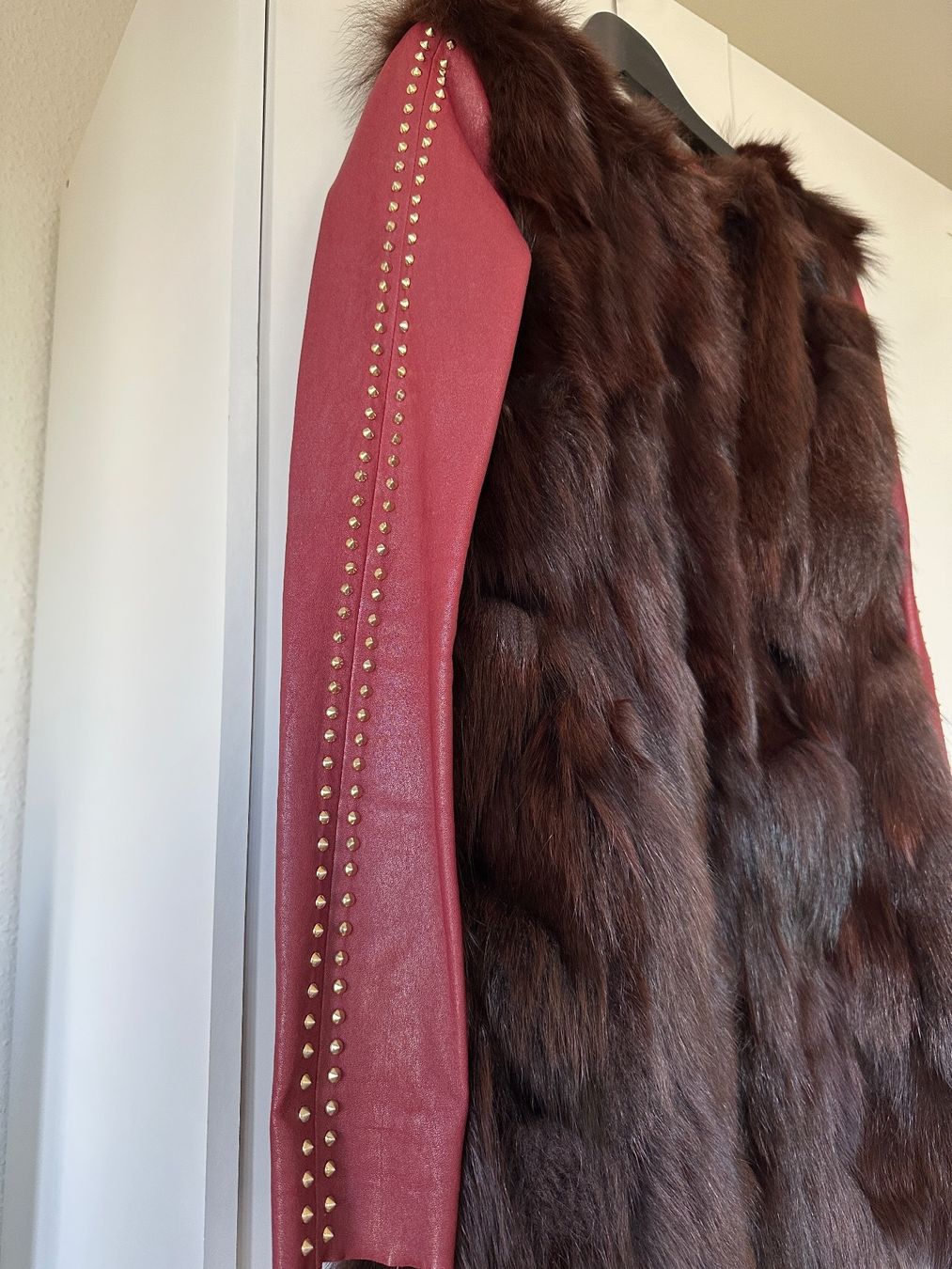 Mäntel: Thomas Wylde fur coat with leather sleeves leather – Neu (gemäss Beschreibung) aus Genève von kam_m6mq 1