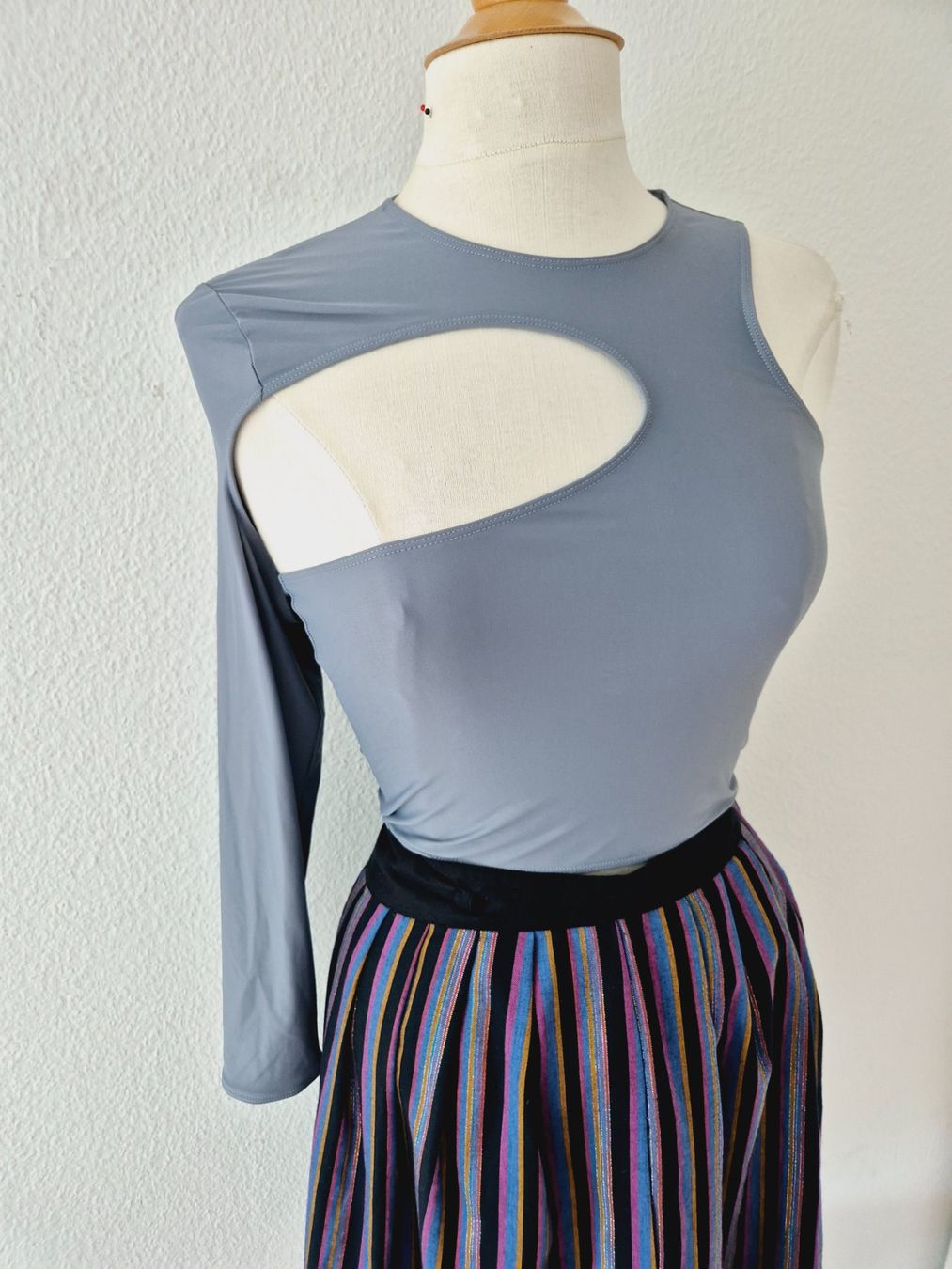 T-shirt: FANNA POOL DANCE OBERTEIL SHIRT S PULLOVER CUT OUT TOP – Nuovo (secondo la descrizione) da Elsau venduto da the-colorful-side