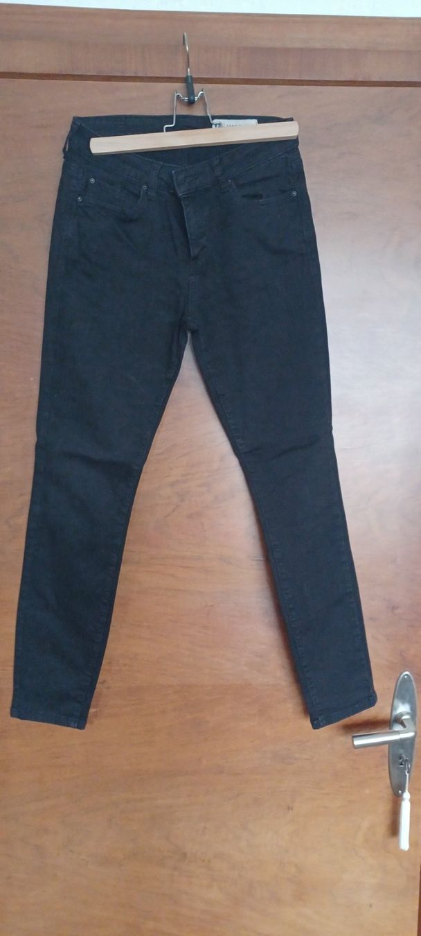 Esprit Jeans: Hose von Esprit – Usato da Menziken venduto da Nikkimcanton