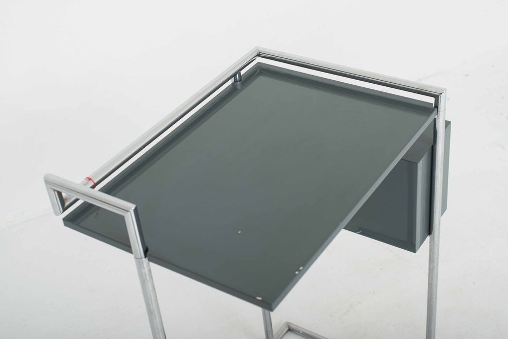 Eileen Gray Petite Coiffeuse Beistelltisch von ClassiCon Kaufen auf Ricardo