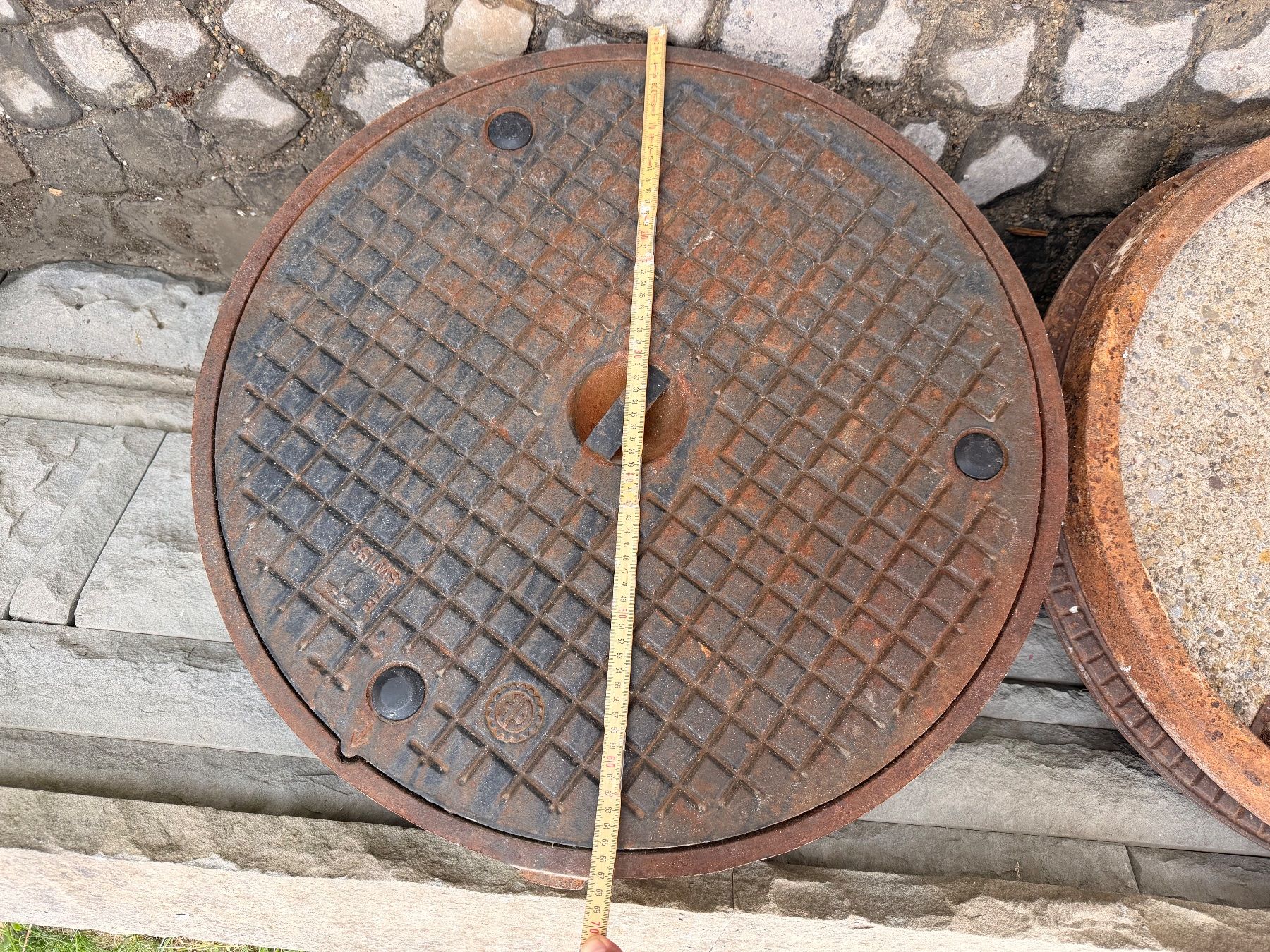 Piatti di portata: Schachtdeckel Gusseisen – Usato da Eglisau venduto da eglisau83 2