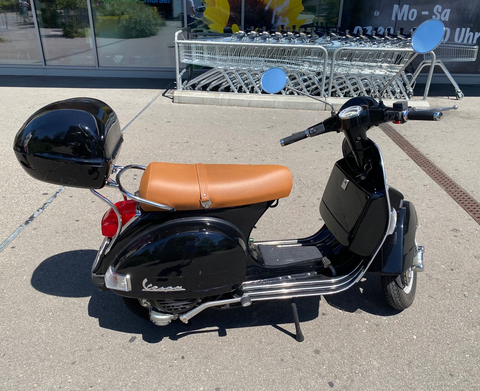 Piaggio Strada: Piaggio Vespa PX 125 E Disc, schwarz, Jg. 2004 – Usato da Dübendorf venduto da Li-sell 1