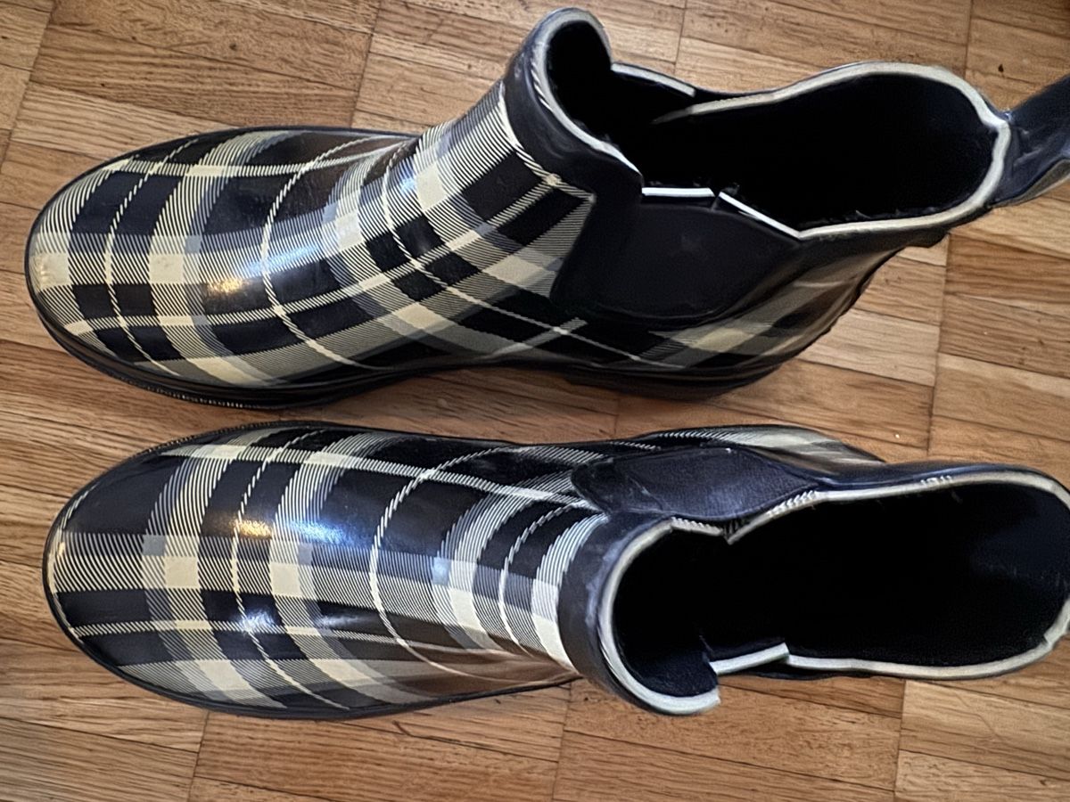 Scarpe da donna: Stylische Gummistiefel Gr. 38 – Usato da Winterthur venduto da EasyRS 3