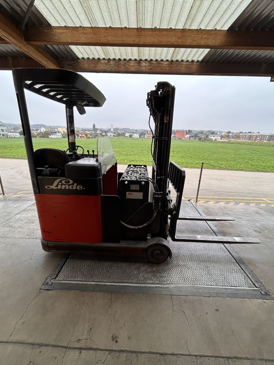 Linde Carrelli elevatori e a forche: Stapler Schubmast Linde R14 – Usato da Weinfelden venduto da mjbw 3