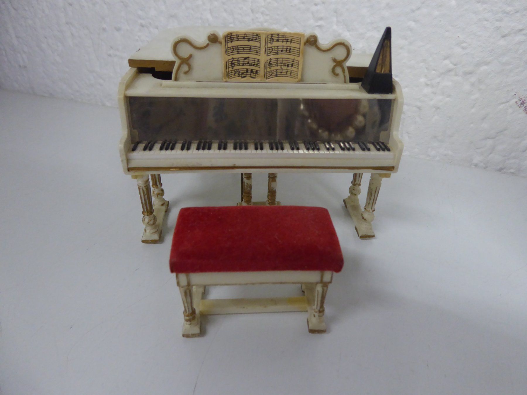Giocattoli: weisses Piano mit Hocker – Nuovo (secondo la descrizione) da Lausen venduto da Zotty1