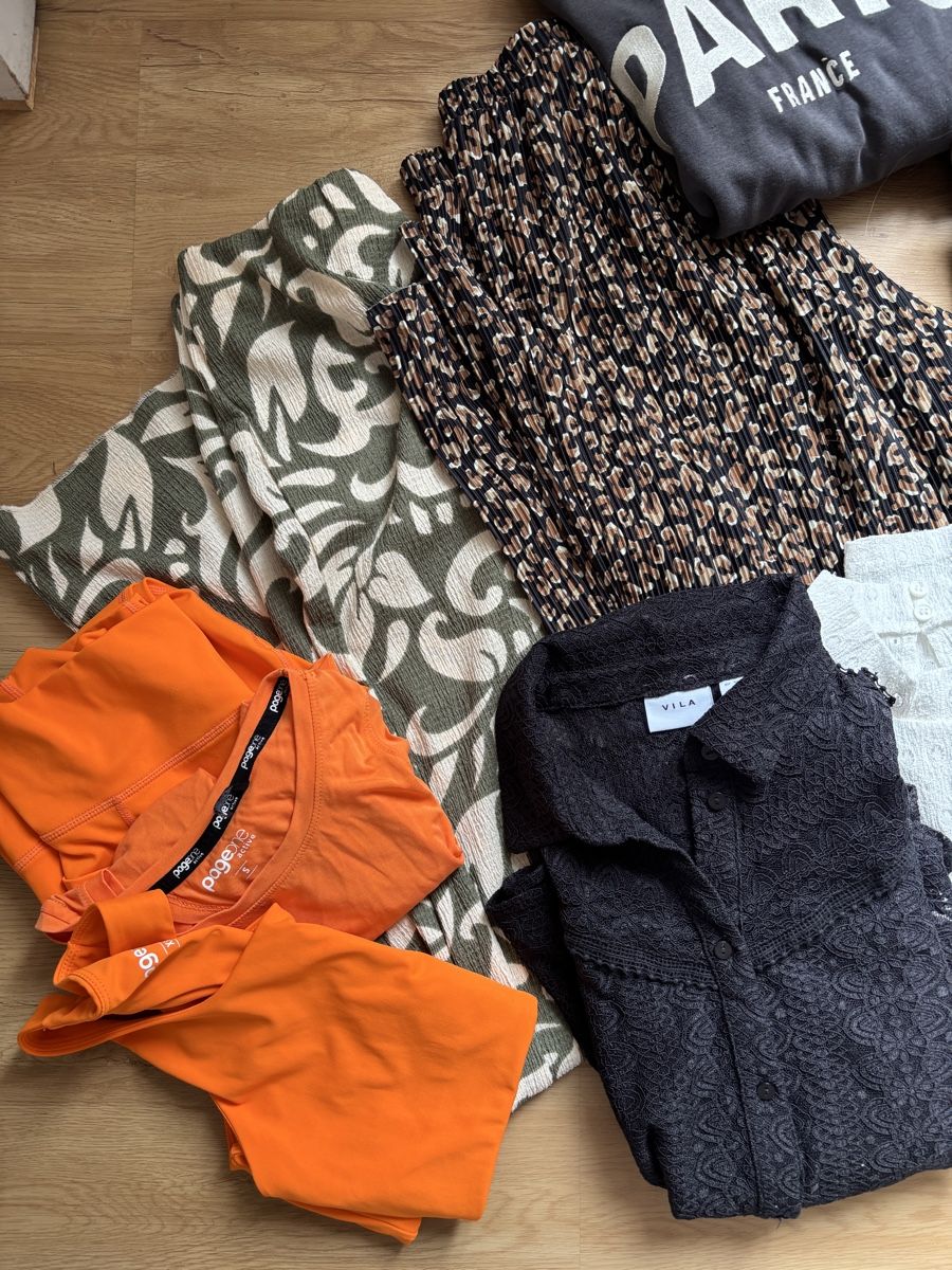 Lotti di vestiti: Kleiderpaket XS/S – Usato da Lohn SH venduto da Microzoff 1