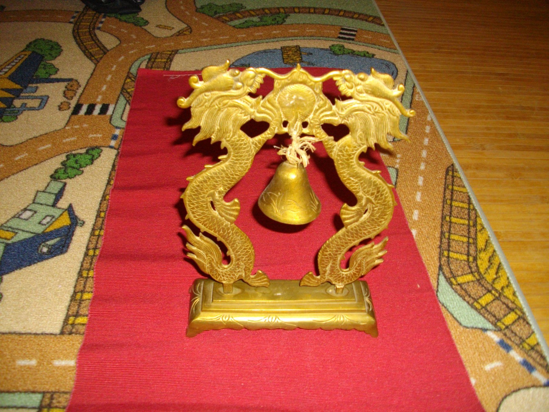 Figuren: Schöner  Drache mit Glocke aus Messing – Gebraucht aus Zürich von protea59 1
