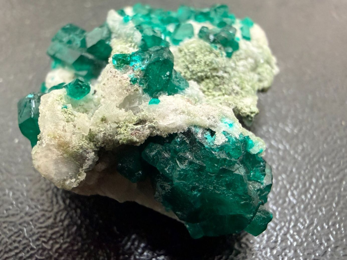 Minerali & Pietre curative: Dioptas, Tsumed, Namibia (4.4) – Nuovo (secondo la descrizione) da Muri b. Bern venduto da Gemmes 1