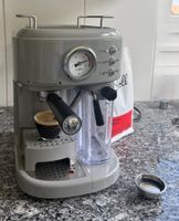 Swan retro styling espresso machine