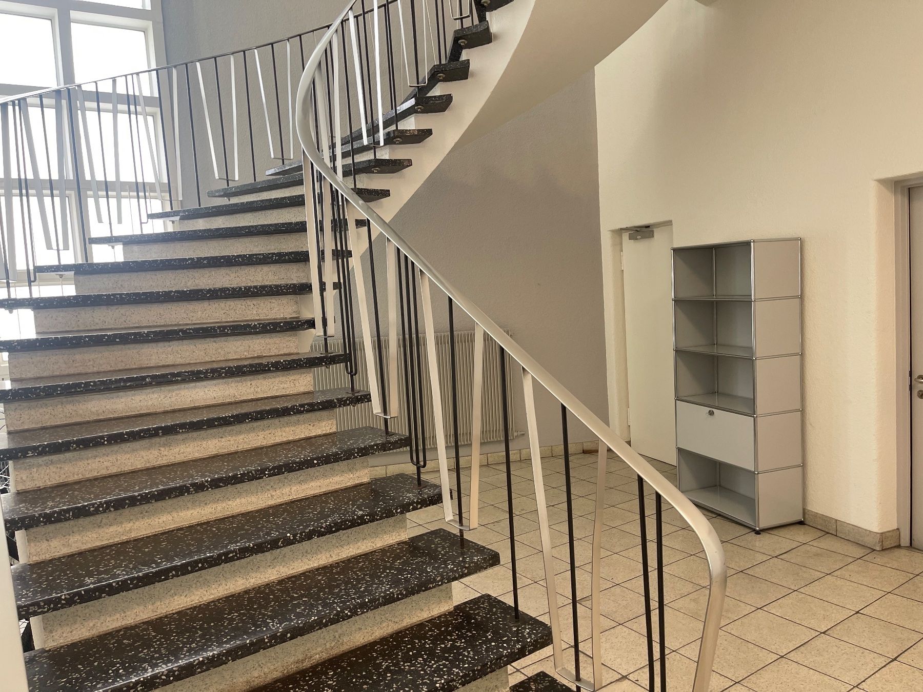 USM Kommoden: Usm Möbel Highboard für büro oder Praxis Lieferung Gratis – Gebraucht aus Thun von Thuno6
