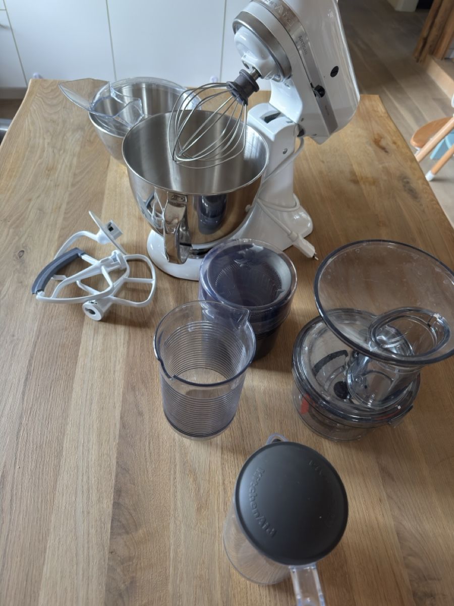 Kitchenaid Elettrodomestici da cucina: W10863292 KitchenAid Artisan Mixer + Attachments + Juicer – Nuovo (secondo la descrizione) da Maschwanden venduto da rus_2fmz 7