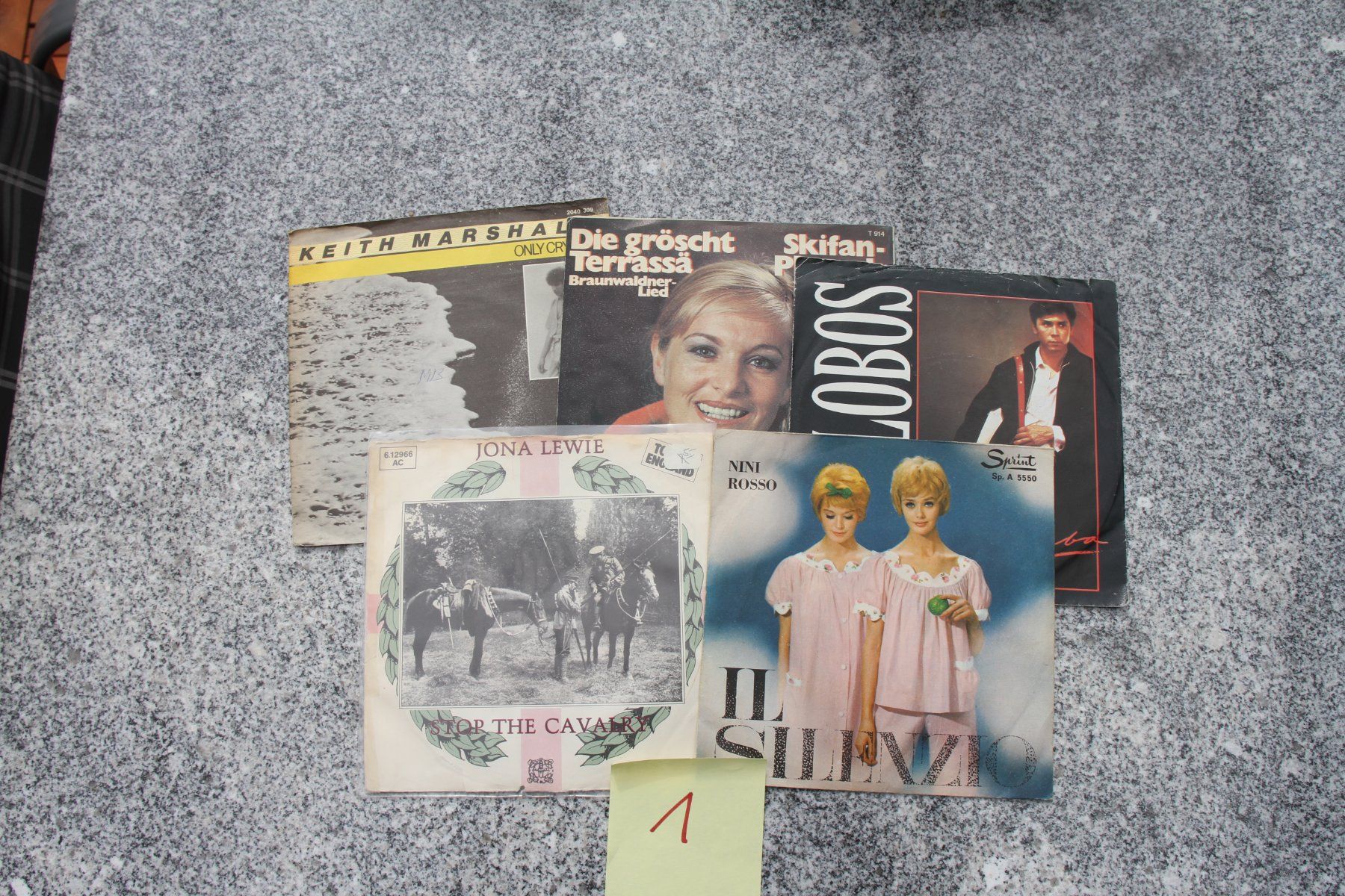 Vinyles: Vinyl Singel Schallplatten – D'occasion à Interlaken par Strokkur 4