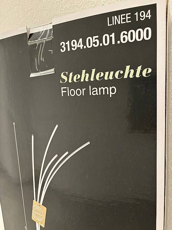 Lampen: Vendo lampada da terra LED diner abile – Gebraucht aus Soazza von afa_r6cx 3