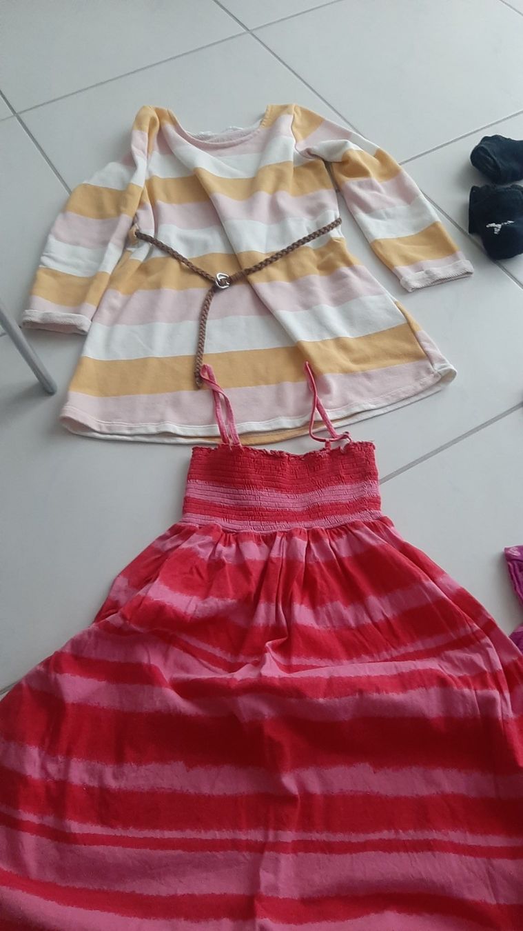 Lotti & Set di vestiti: K..2 R) Mädchen Kleider Set Gr. Ca 122 / 128 – Usato da Wil SG venduto da AmandaCreations 1