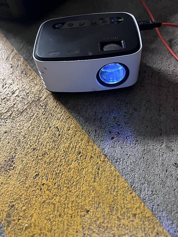 Vidéoprojecteurs: Led Projector – D'occasion à Spreitenbach par env_tk78 1