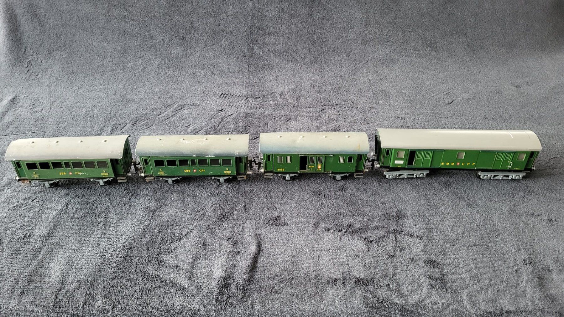 Buco Modelleisenbahnen: Buco Spur 0 - 4 Eisenbahnwagen der SBB – Gebraucht aus Glis von nice68 1