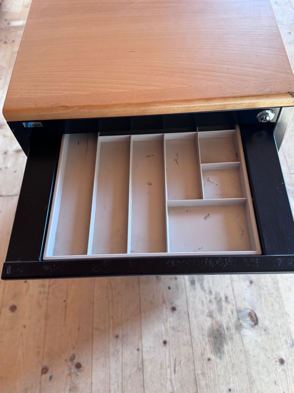 Lista Cassettiere: Lista Office Schubladenmöbel/Korpus – Usato da Rüti ZH venduto da emu1982 2