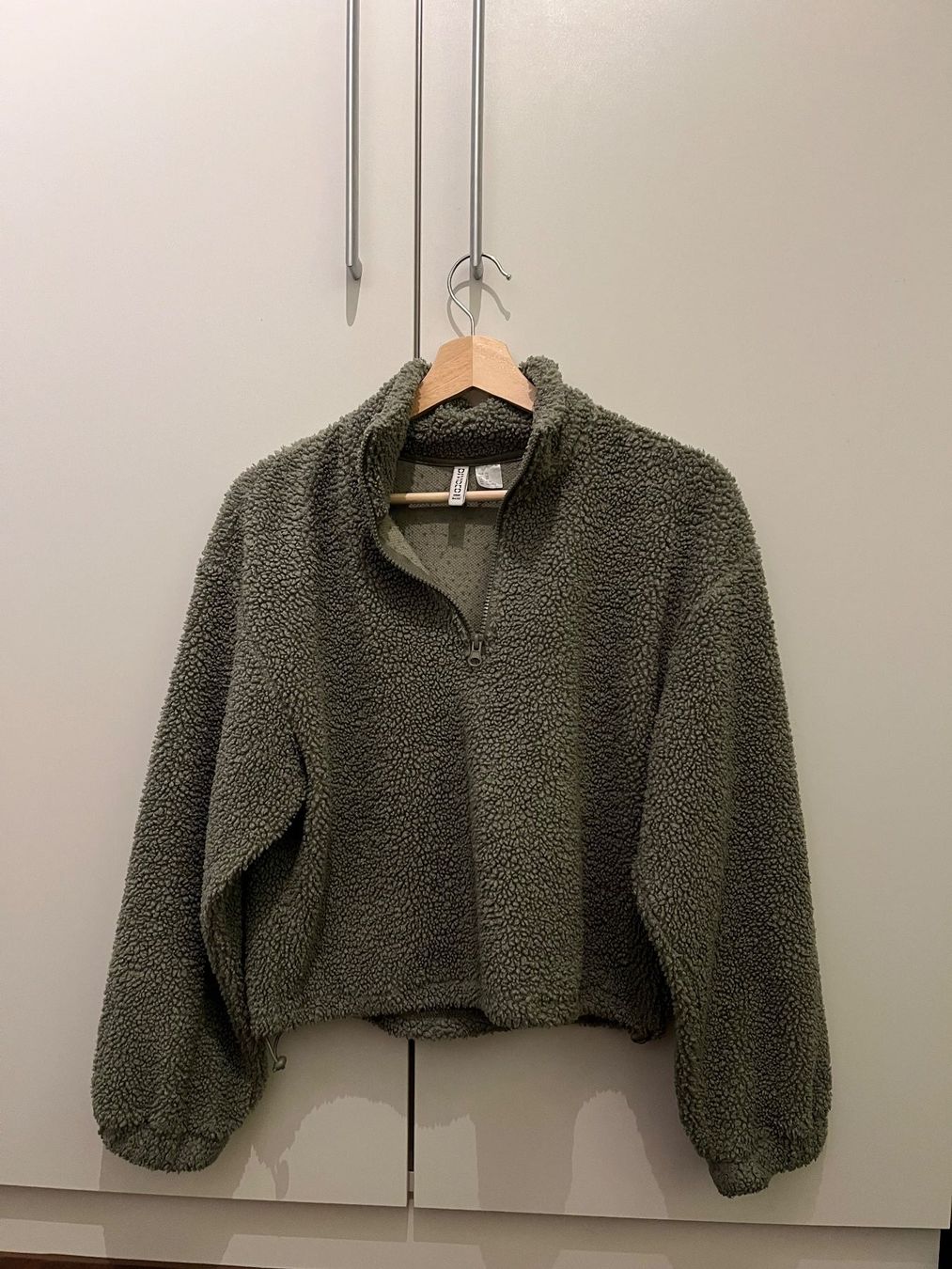 H&M Pullover & Sweatshirts: Pullover mit Reissverschluss, Grösse XS – Gebraucht aus Hochdorf von seetaler12 1