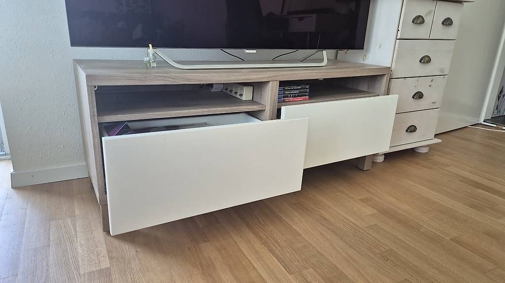 Mobili TV: TV Tisch – Usato da Olten venduto da cocen