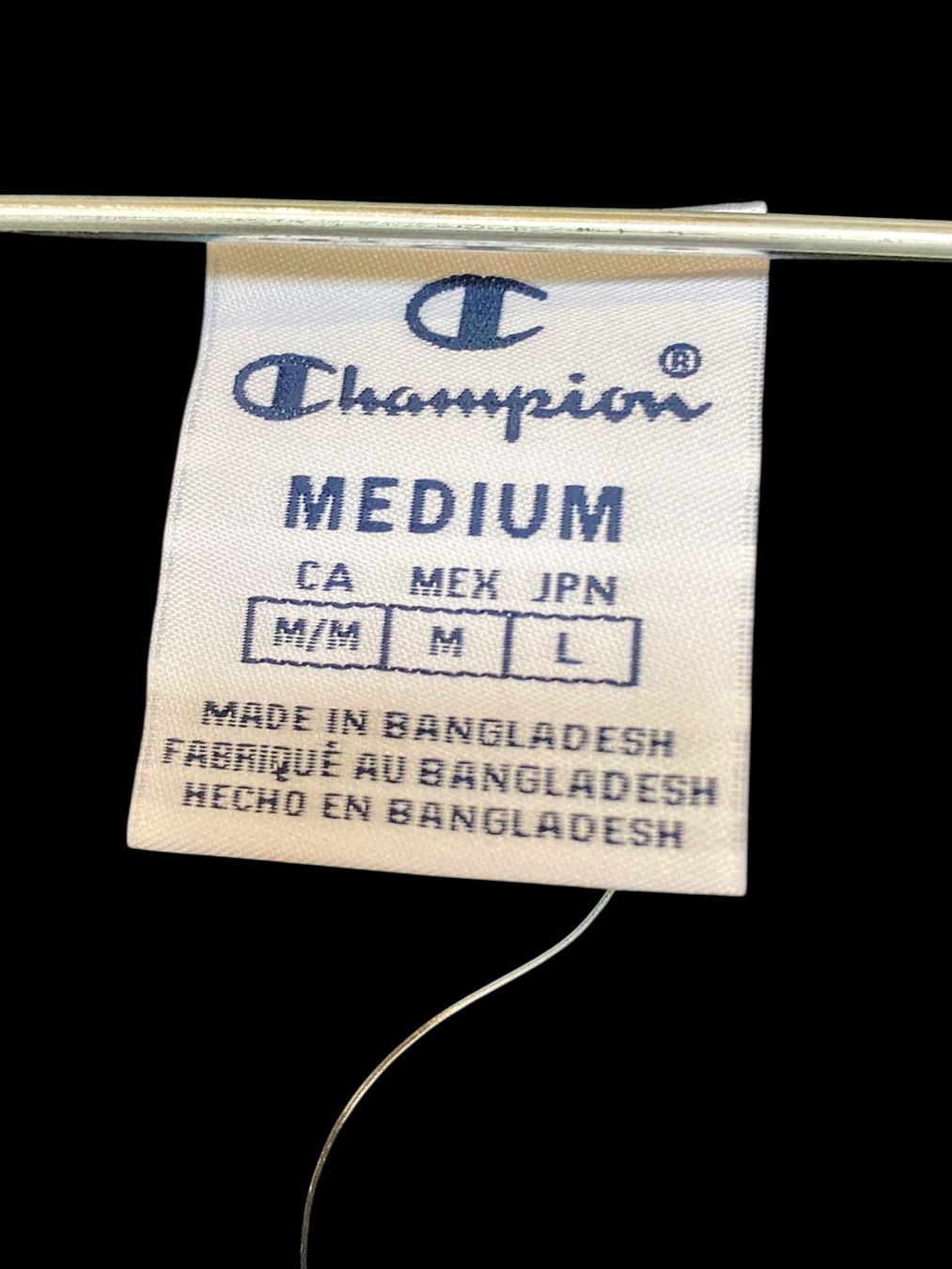Champion T-Shirts: Champion Schwarzes T-Shirt mit Logo - Größe Medium – Gebraucht aus Zug von vinokilo 3