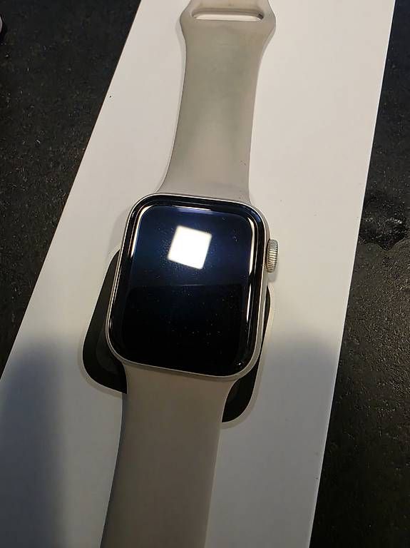 Apple Smartwatch: Apple Watch SE Gen 2 Starlight 40mm – Usato da Othmarsingen venduto da Oepfel 2