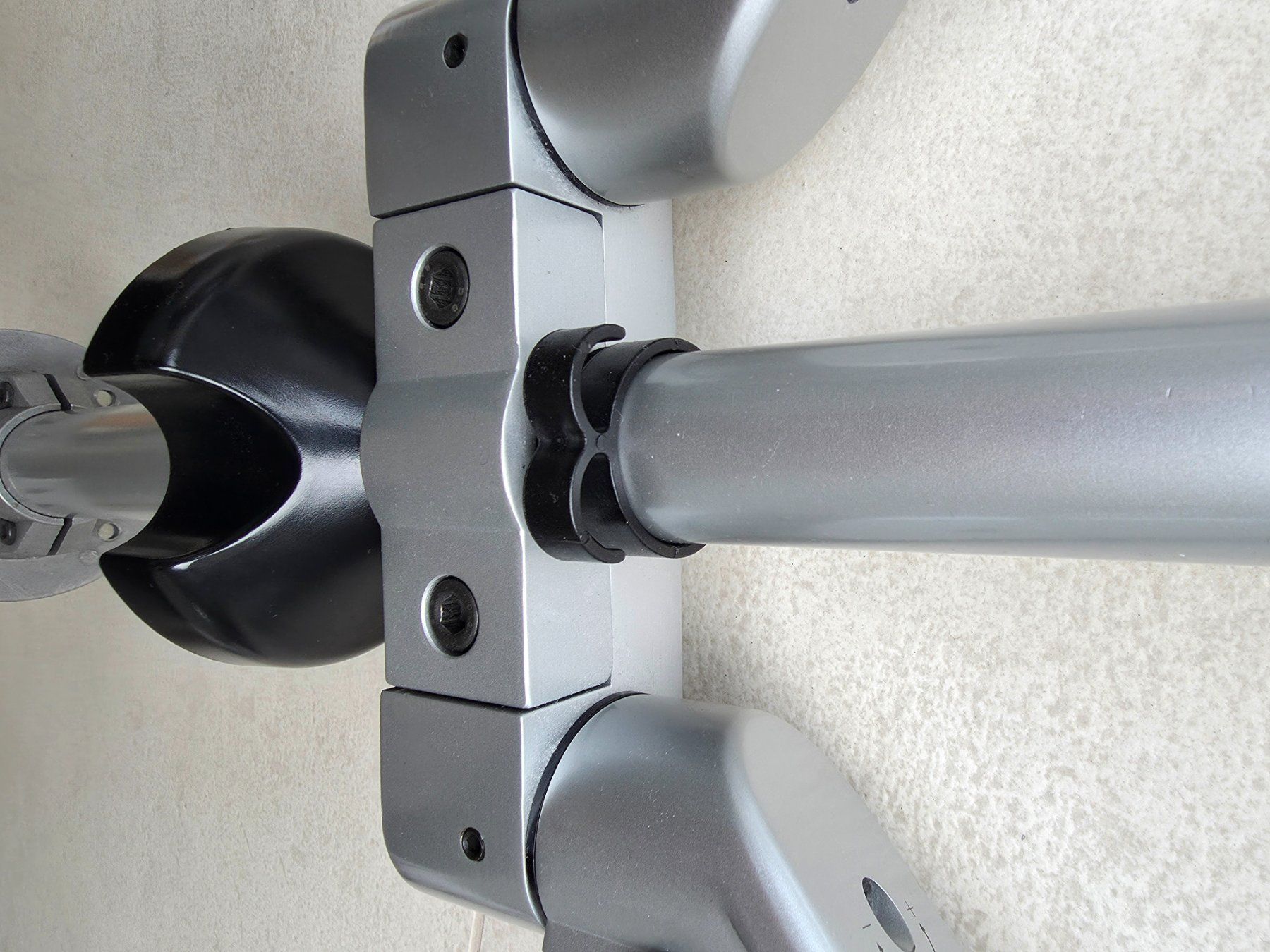 Staffa per monitor: Computer Monitor Stand – Usato da Hergiswil NW venduto da luc_b5pz 5