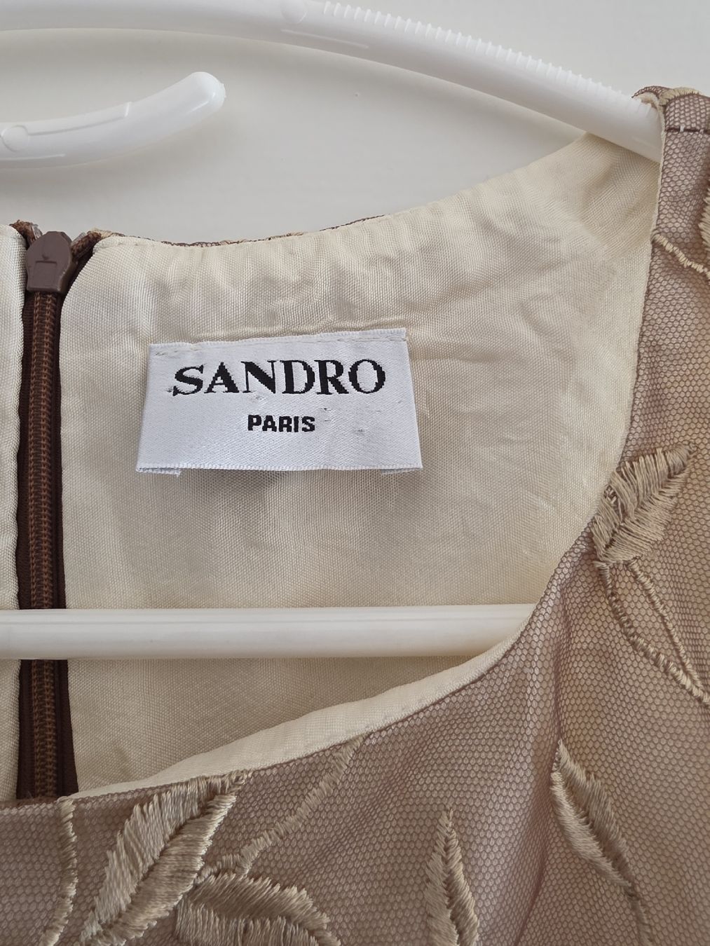 Sandro Robes: Sandro Gold/Beige Dress with Flower Patterns – D'occasion à Zürich par lit_n7pb 3
