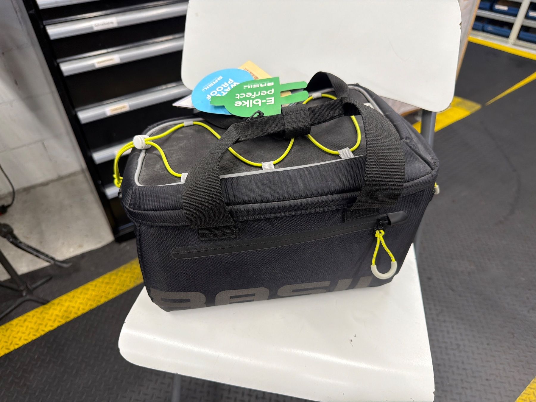 Taschen: Basil Miles Gepäckträgertasche, 7L – Gebraucht aus Basel von BICICLETTISTA