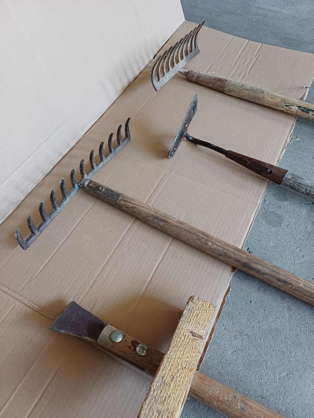 Tutti gli attrezzi: Gartenwerkzeug antik/vintage – Usato da Rüegsbach venduto da Urs9990 1