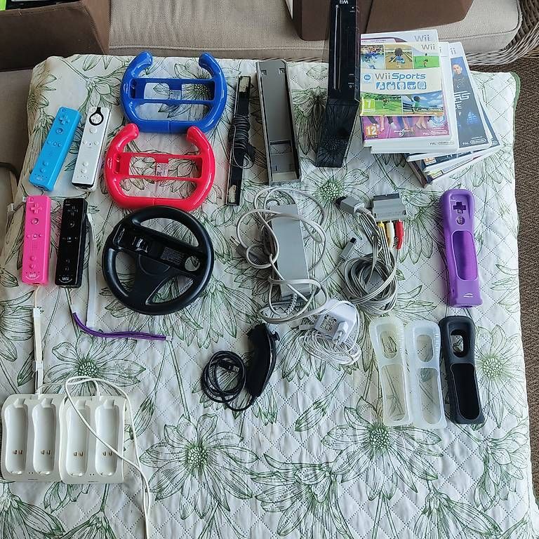 Console: Nintendo Wii Completa + 4 Telecomandi + Accessori + Giochi – Usato da Losone venduto da mar_n5ds