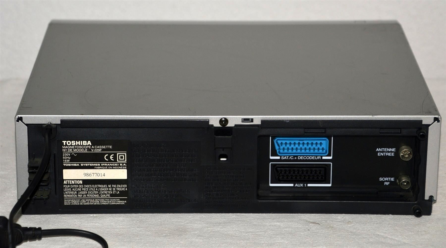 Toshiba Registratori: Videorecorder VHS Toshiba V-229F magnétoscope – Usato da Collonges venduto da arashee 2