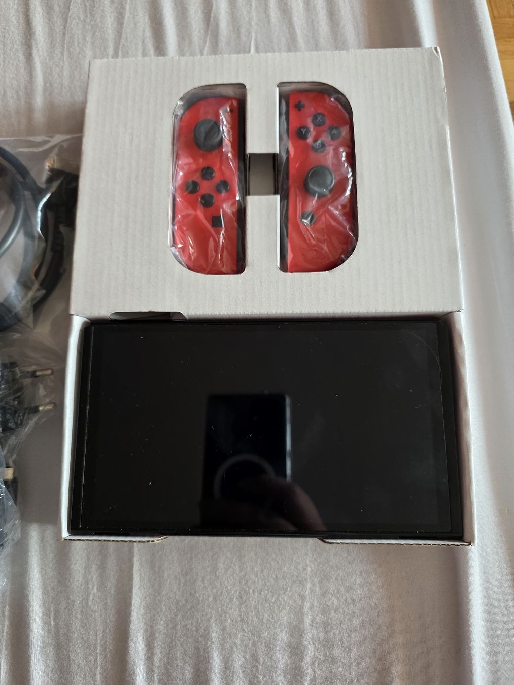 Nintendo Console: Nintendo switch oled Mario Edition – Nuovo (secondo la descrizione) da Meyrin venduto da baf_7w8v