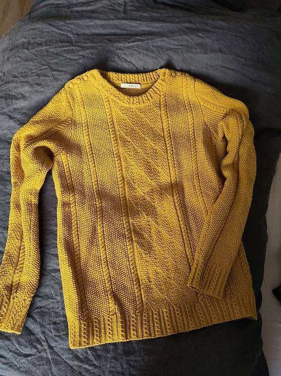 Maglioni & Felpe: Senfgelber Wollpullover mit schönen Details – Usato da Zürich venduto da brendlerb 2