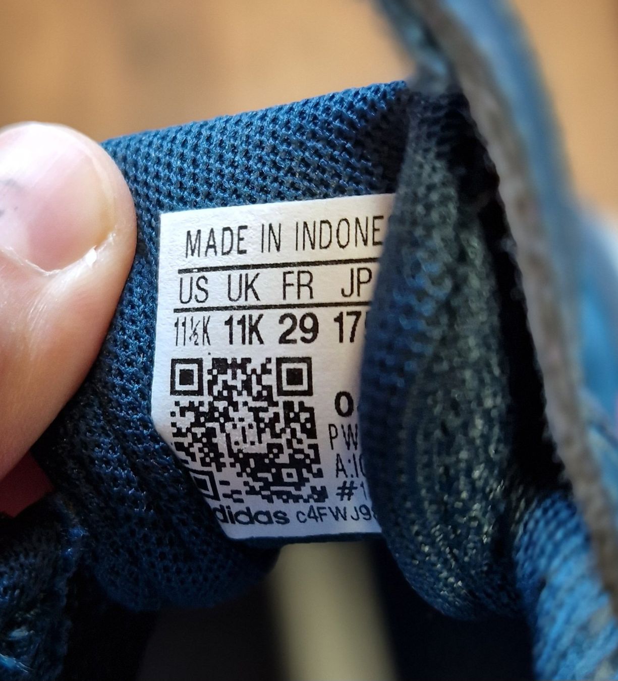 Adidas Scarpe per ragazzi: Kinder Sneaker neu Adidas schwarz Grösse 29 – Nuovo (secondo la descrizione) da Lenk im Simmental venduto da mir_8kty 2