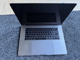 Apple MacBook Pro 15"
