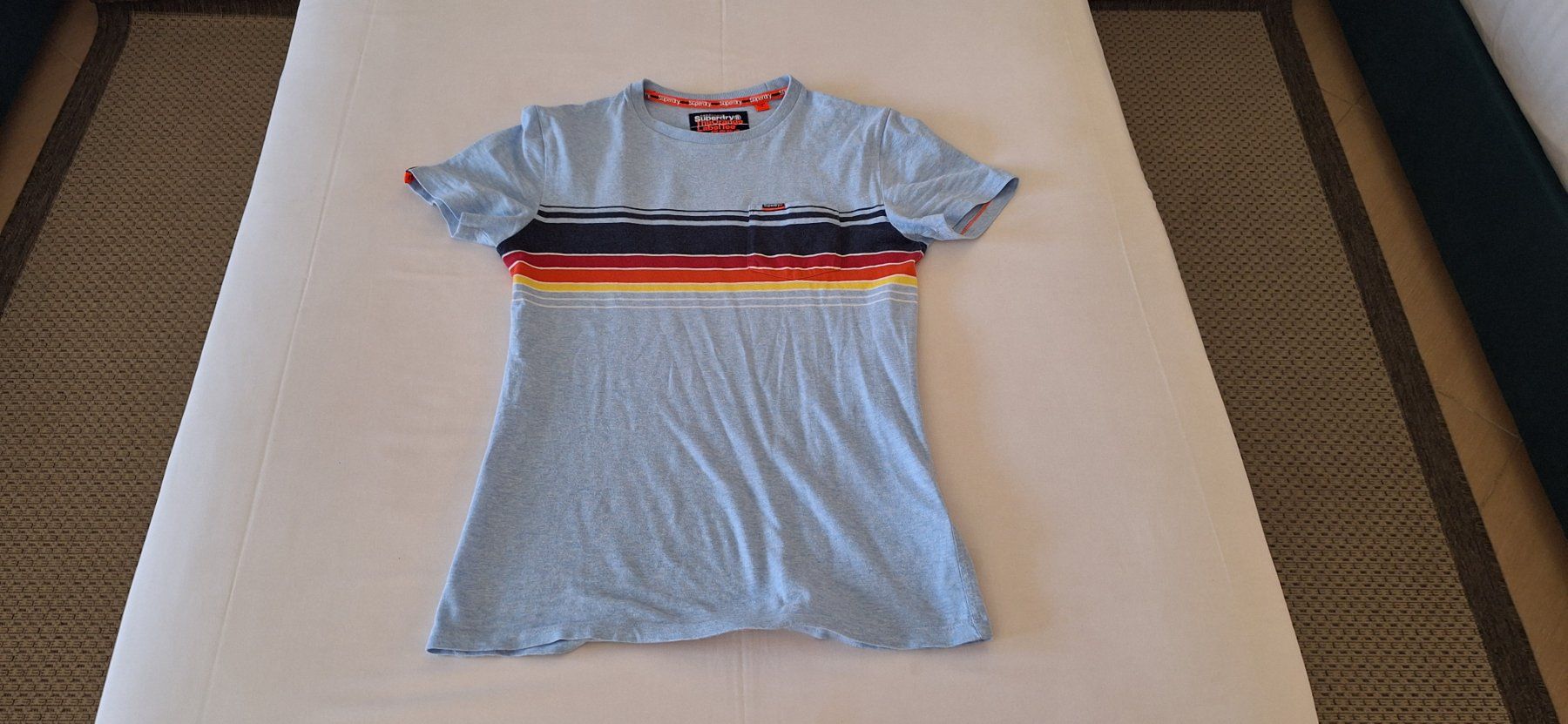 Superdry T-shirts: T-Shirt Superdry Grösse S – D'occasion à Richterswil par uscars 1