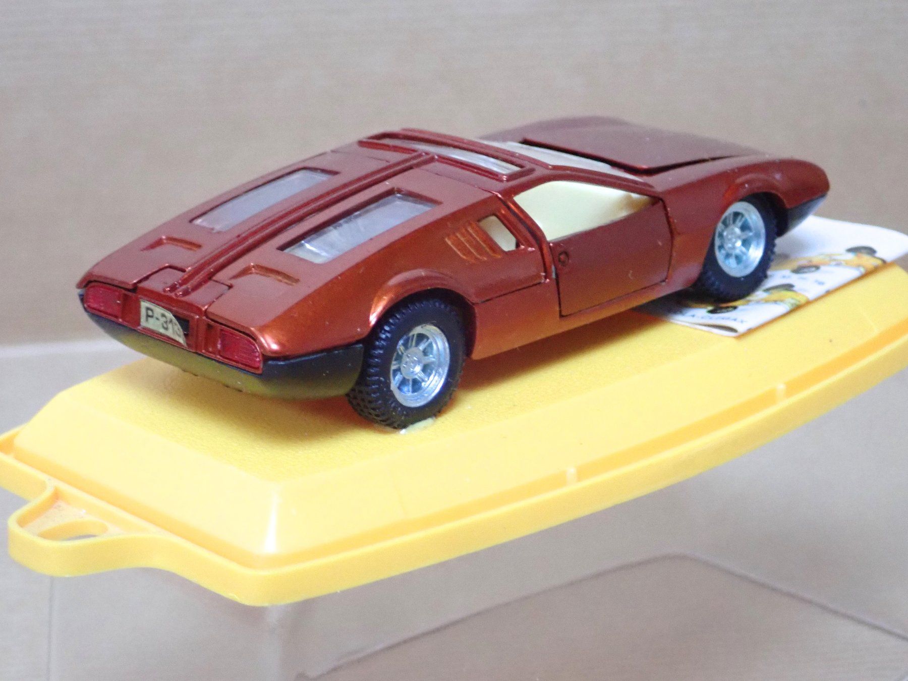De Tomaso Voitures modèles: De Tomaso Mangusta - Pilen – Neuf avec emballage d'origine à Winterthur par 602ccm 1