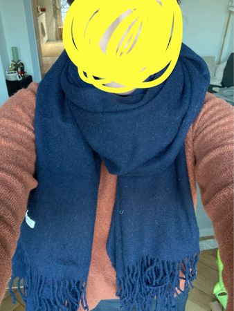 Dunkelblauer Wollschal von ICHI