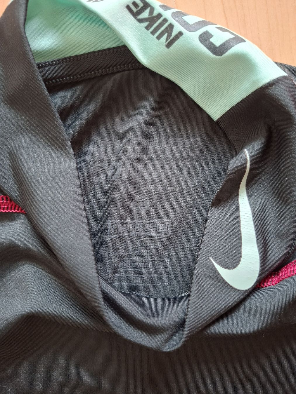 Nike Canottiere & Pantaloni: Nike Funktionsshirt Gr.M – Usato da Sumiswald venduto da Cicco02 1