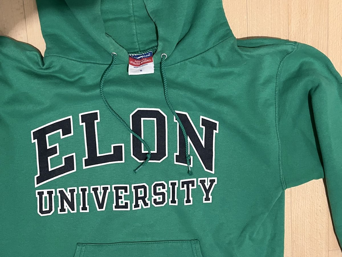 Champion Maglioni & Felpe: University Hoodie – Usato da Binningen venduto da fiona_pini 1