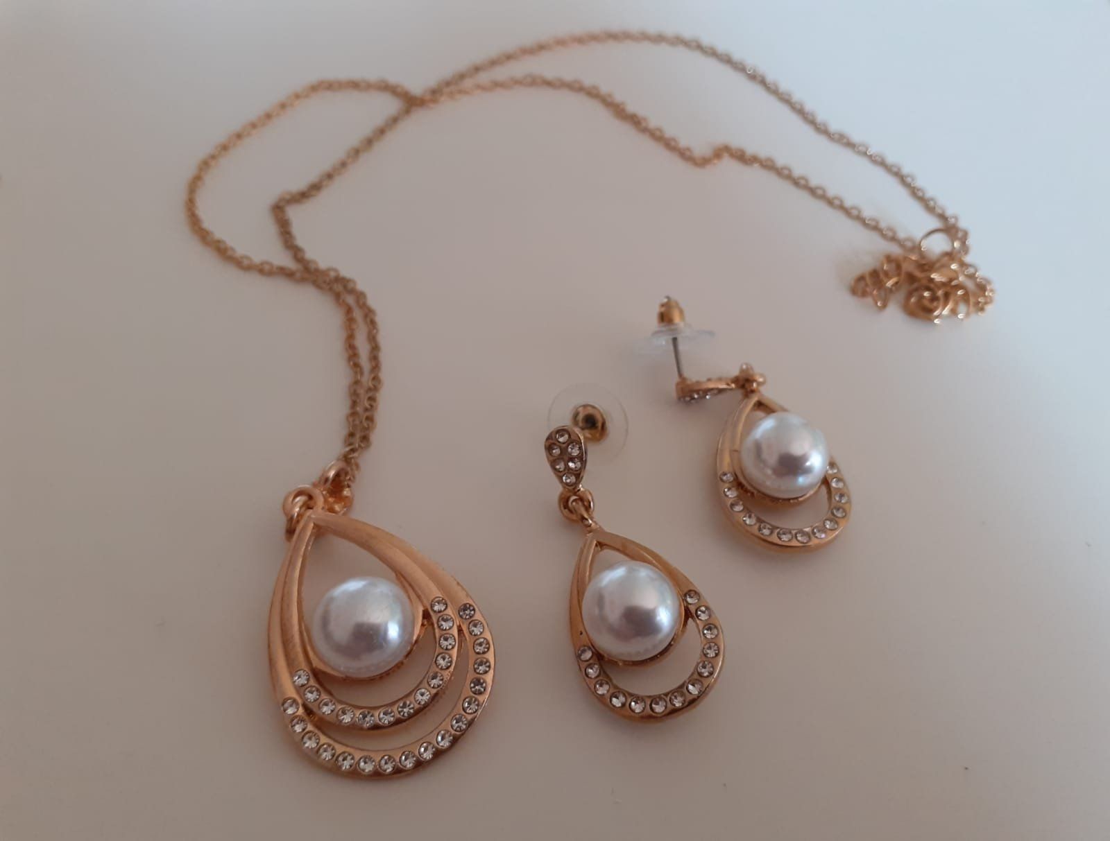 Catenine: 2 teiliges Schmuck Set – Nuovo e nell'imballaggio originale da Stansstad venduto da kam_5wgj 1