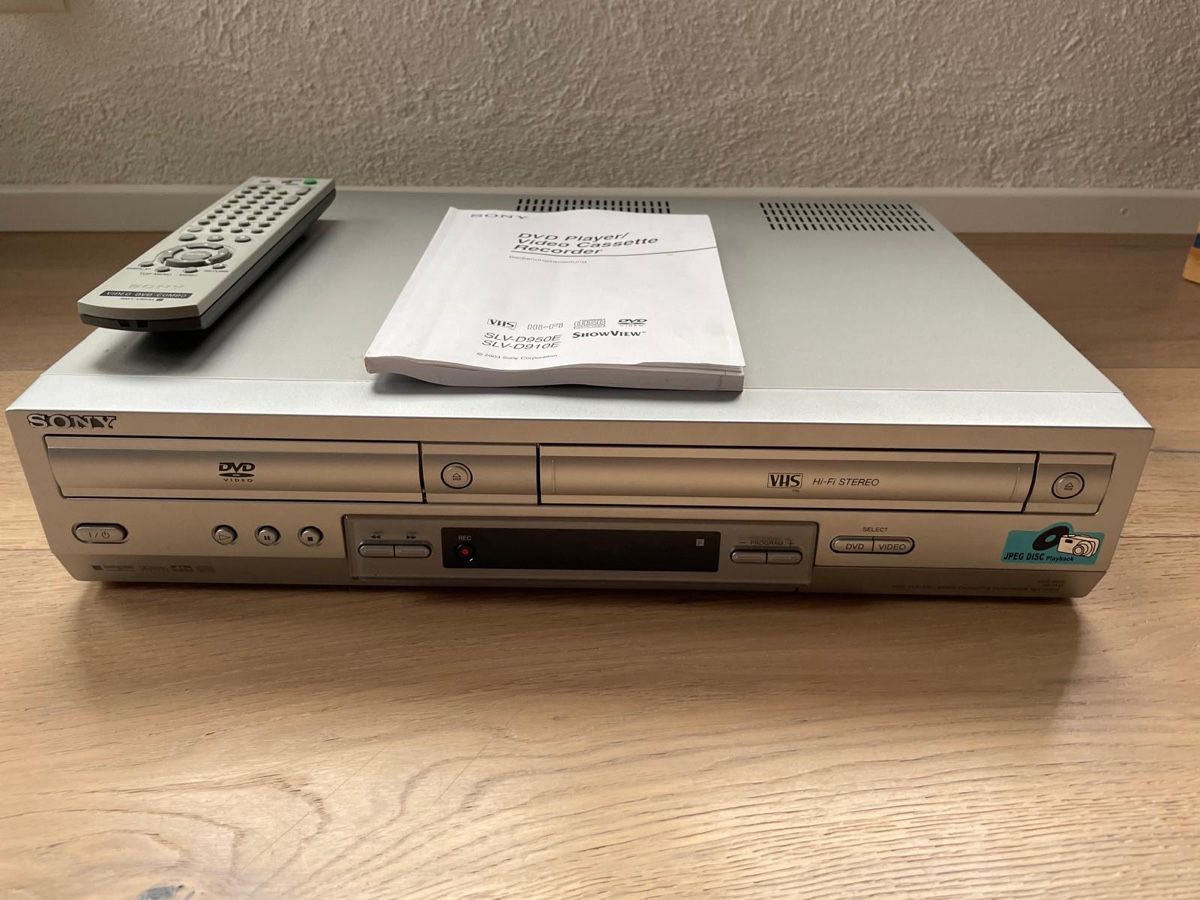 Sony DVD/VHS Player SLV-D950E - Nostalgie pur! Inkl. VHS (Gebraucht) in ...