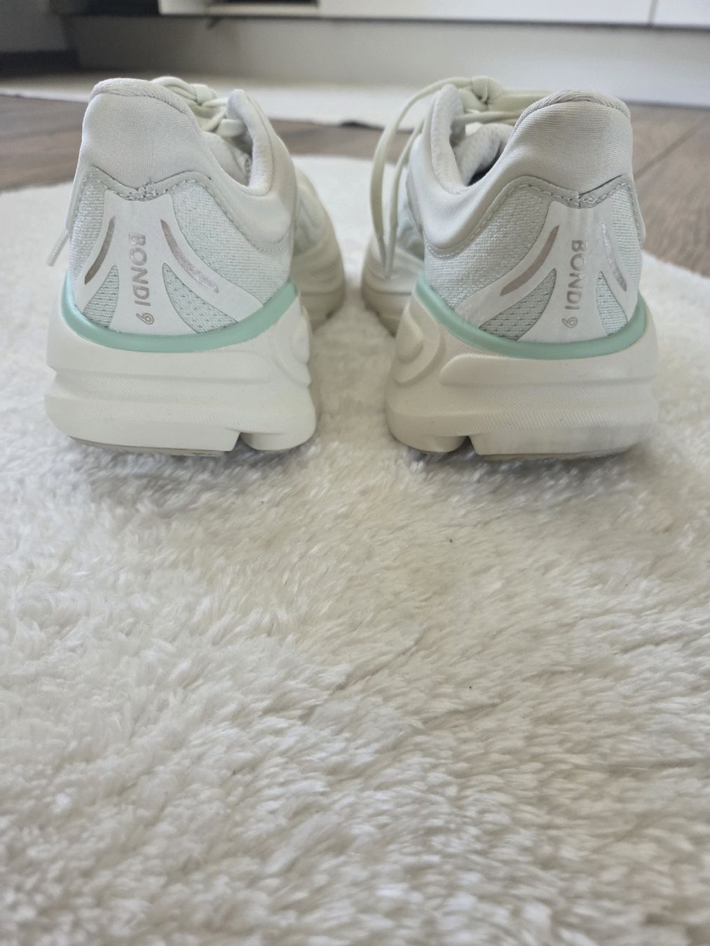 Herrenschuhe: HOKA Bondi 9 EU 38  – Gebraucht aus Frauenfeld von bea_6m8y 1
