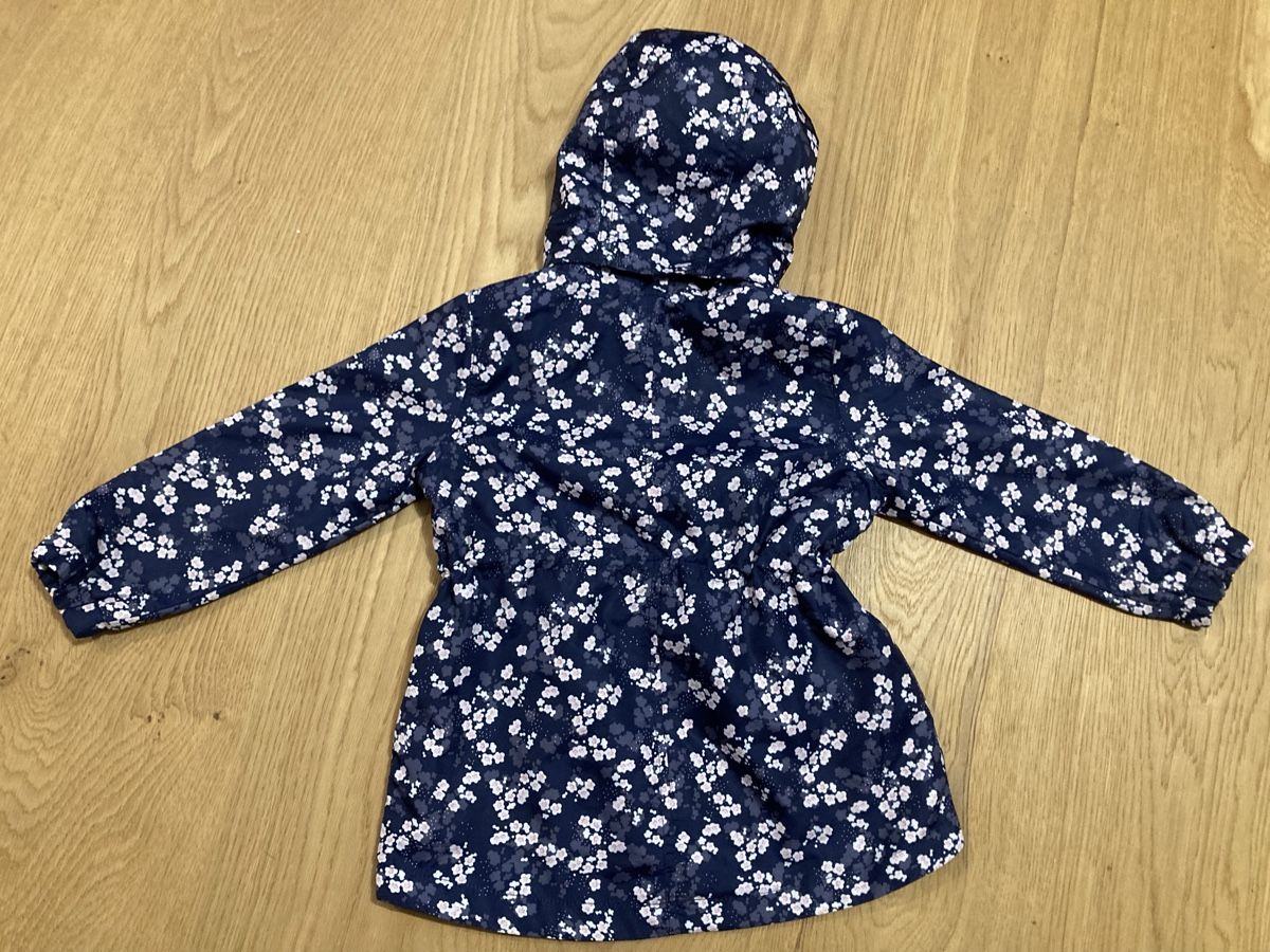 H&M Vestes & Manteaux: H&M Übergangsjacke Gr. 98/104 – D'occasion à Oberstammheim par Annatina11 1
