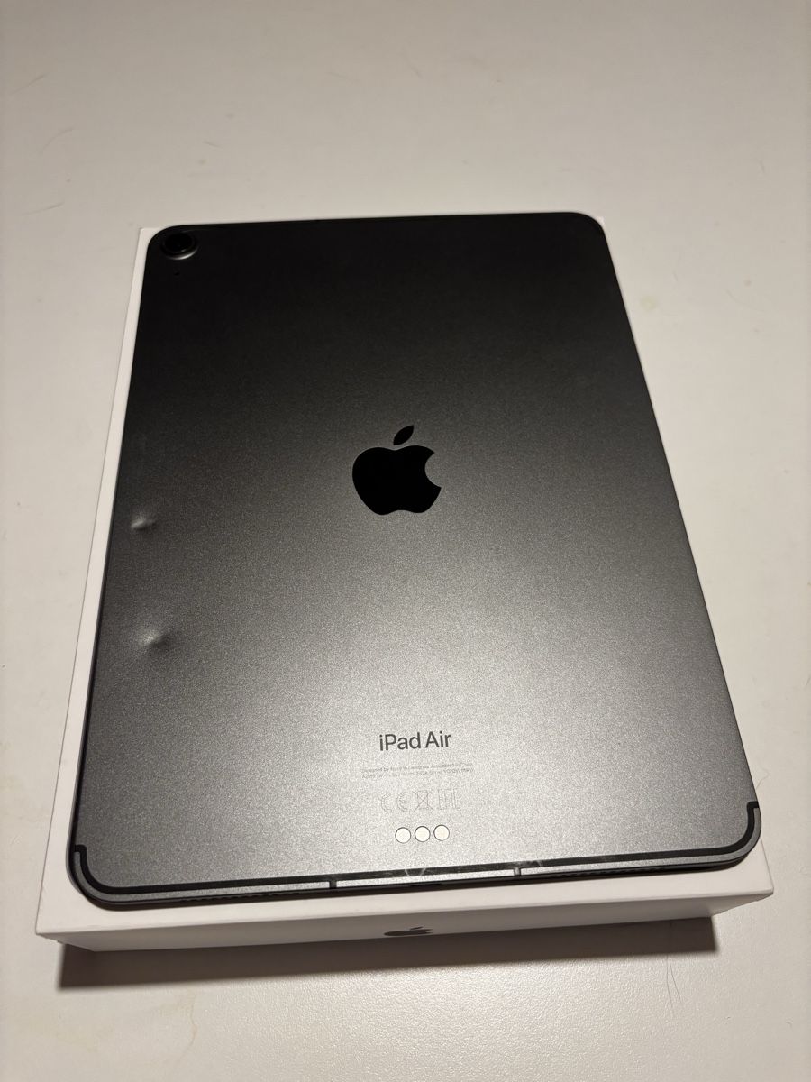 Apple Tablet PC: iPad Air 11 2022 – Usato da Rickenbach LU venduto da mic_y5rd 1